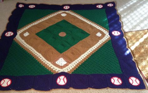 Illuminate Crochet: Remix Friday: Baseball Blanket Crochet Softball, Baseball Crochet Pattern, Baseball Crochet, Baseball Baby Blanket, Softball Pattern, Crochet Baseball, Beginner Crochet Blanket, Baseball Blanket, Baseball Quilt