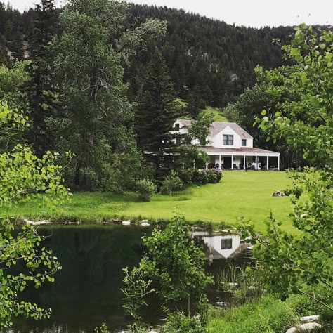 Farmhouse Pond, Montana Farmhouse, Sanctuary Home Decor, Sanctuary Home, Farmhouse Style Lighting, Tattoo Plant, Montana Ranch, Montana Homes, Dream Book