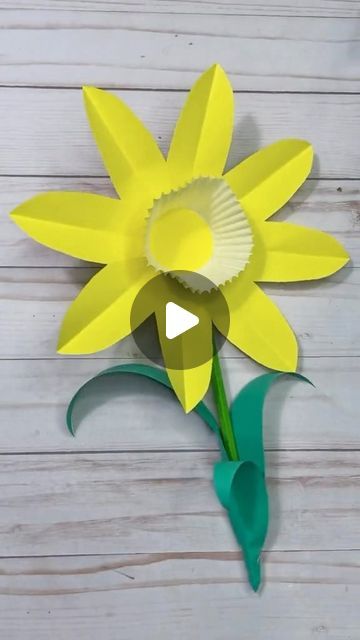 Timm Sevitz on Instagram: "This spring daffodil paper craft activity for kids is so easy! Use a cupcake liner to add a fun realistic detail. This would be a great craft activity for your next spring party. #easycraft #kidscrafts #papercraft #daffodil #spring #crafty" Kids Spring Art, Spring Art Ideas, Spring Kids Art, Flower Activity, Daffodil Craft, Spring Kids, Spring Crafts For Kids, Crafts For Seniors, Daffodil Flower