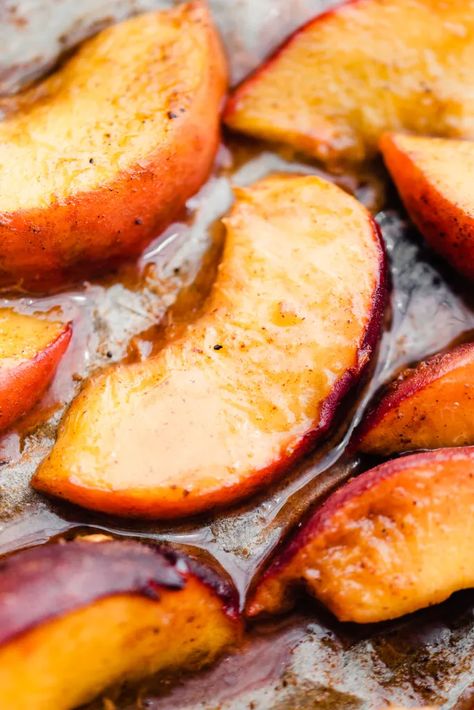 Baked Peaches, Roasted Peaches, Baked Peach, Peach Desserts, Peach Juice, Peach Recipe, Dairy Free Dessert, Blue Bowl, Recipe Steps