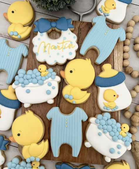 Baby Shower Decorated Cookies, Duck Cookies, Baby Boy Cookies, Cookie Decorating Icing, Baby Birthday Party Theme, Royal Iced Cookies, Baby Shower Duck, Cookies Theme, Baby Shower Treats