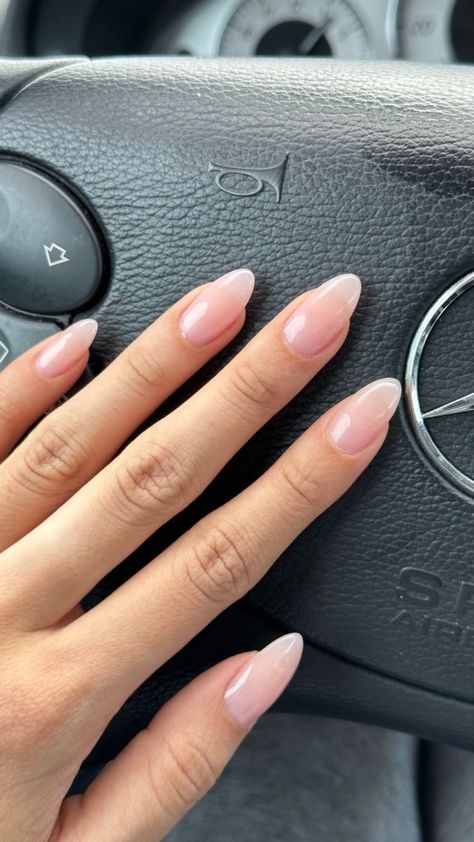 Ongles Beiges, Plain Nails, Formal Nails, Casual Nails, Her Nails, Almond Acrylic Nails, Oval Nails, Neutral Nails, Nature Tattoos