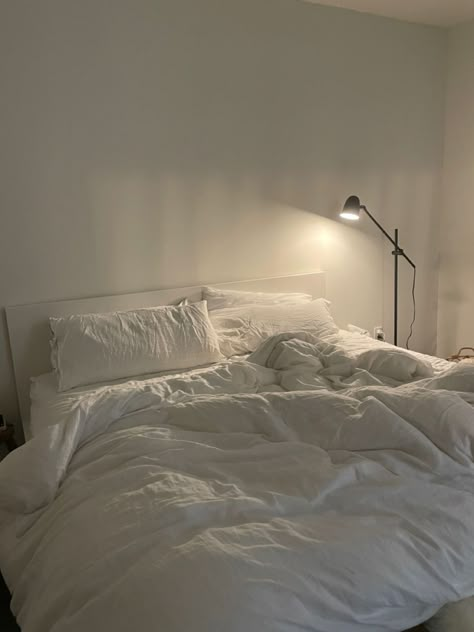 Minimalistic Room, Bed Aesthetic, Minimal Bedroom, Modern Minimalist Bedroom, Minimalist Bed, Minimalist Bedroom Design, Redecorate Bedroom, Minimalist Room, Room Design Bedroom