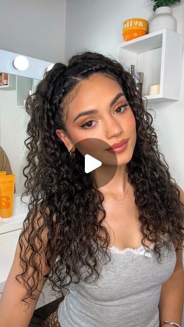 Olivia Calabio Scanu 🧡 on Instagram: "Curly style of the day✨ hairstyle inspo @ashleescurls 💕  . #curlygirl #curlyinspo #curlyhairstyles #curlyhair #curlyupdo" Easy Hairstyles For School Curly Hair, Olivia Calabio, Olivia Baker, Curly Updo, Wavy Hairstyles, Hairstyle Inspo, Curly Girl, Hair Stuff, Curly Hairstyles