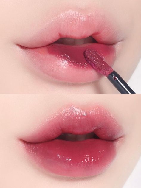 Korean gradient lips dark mauve tint Korean Lip Gradient, How To Apply Korean Lipstick, Purple Lip Tint, Kpop Lips Makeup, Lip Contouring Korean, How To Use Lipstick, Lip Combo Korean, Blended Lips, Lip Combos Korean