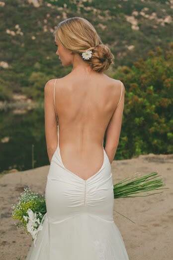 Backless, buttless... Mode Poses, Photo Glamour, Backless Lace Wedding Dress, Katie May, Backless Dresses, Salon Art, Back Wedding Dress, Backless Wedding, Beauty Dress