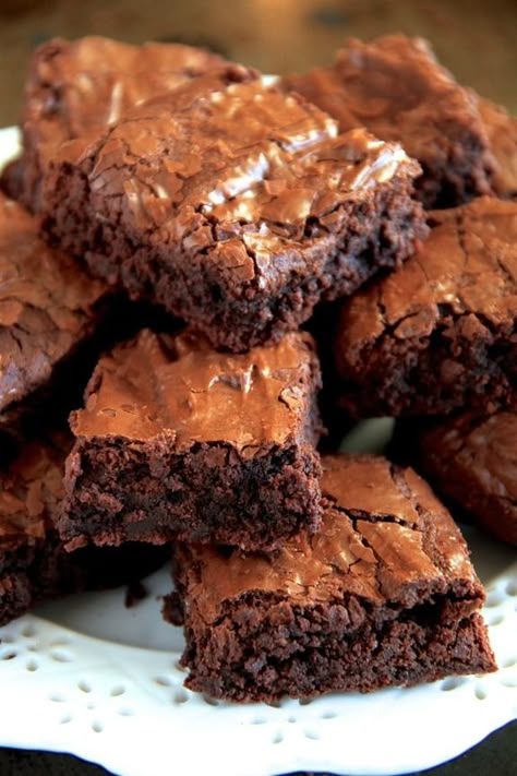 Flourless Double Chocolate Brownies | running with spoons Keto Desserts Easy 3 Ingredients, Healthy Brownie Recipes, Easy Quick Keto, Keto Desserts Easy, Strawberry Keto, Lemon Keto, Desserts For Easter, Desserts Easy 3 Ingredients, Cream Cheese Keto