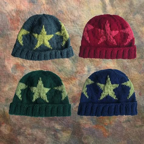 Cute Knitted Beanie, Star Beanie Crochet Pattern, Knitting Beanie Pattern, Star Beanie Crochet, Cool Crochet Beanie, Cool Things To Knit, How To Knit A Beanie, Knitted Beanie Pattern Free, Crochet Star Hat