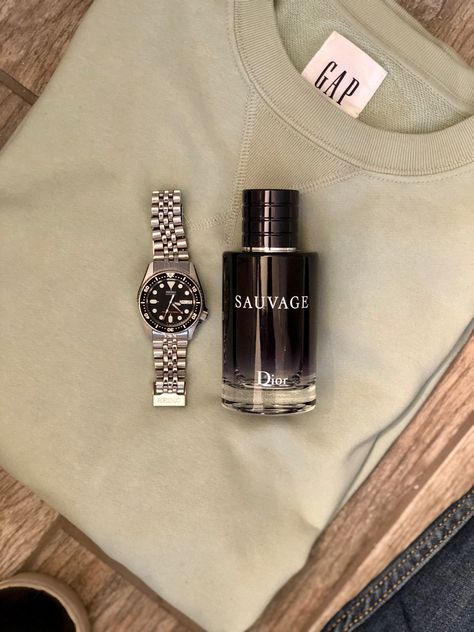 Callahan Kane, Dreamland Billionaires, Valentine's Day Gifts For Him, Valentine's Day Gifts For Her, Valentines Day Gift Ideas, Lauren Asher, Best Perfume For Men, Best Fragrance For Men, Gift Box For Men