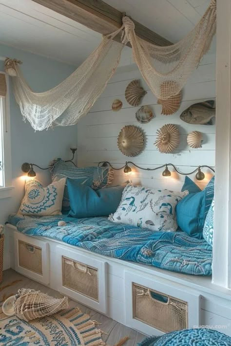 Beach Room Theme, Beach Room Decor Bedroom, Sea Inspired Room, Sea Room Aesthetic, Room Inspo Beachy, Sea Room Decor, Beachy Decorations, Sea Themed Bedroom, Beachy Room Ideas