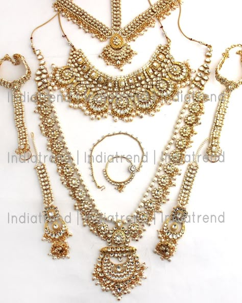 Pakistani Bridal Jewelry Sets, Rose Gold Headphones, Bridal Hair Jewellery, Necklace Set Indian Bridal Jewelry, Gold Headphones, Simple Bridal Jewelry, Golden Jewellery, Bridal Jewelry Sets Brides, Wedding Jewelry Sets Bridal Jewellery