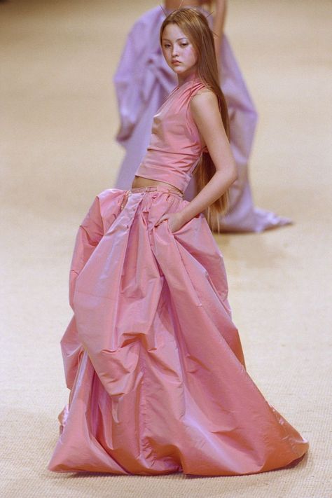 Catwalk Dress, Slinky Black Dress, Prom Inspiration, Vestidos Color Rosa, Devon Aoki, Chanel Runway, Chanel Haute Couture, Blush Dresses, Couture Runway