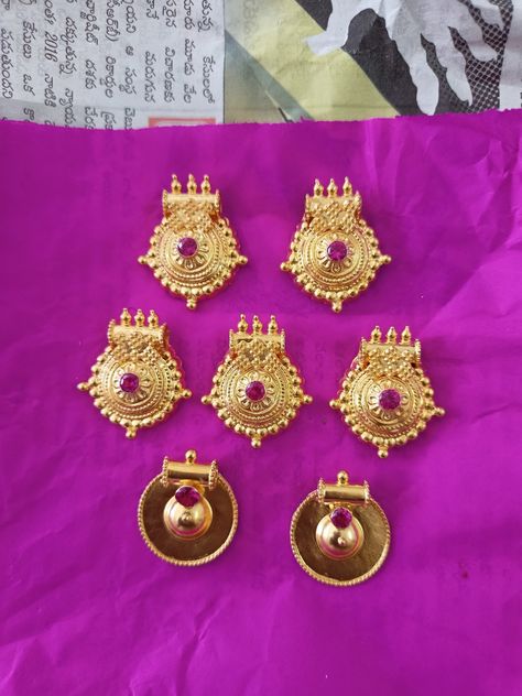 Gold Sutralu Designs, Pustelu Designs Gold, Sutralu Designs, Pusthelu Designs Gold, Pustelu Designs, Big Earrings Gold, Black Gold Nails, Earrings For Wedding, Gold Jewels Design