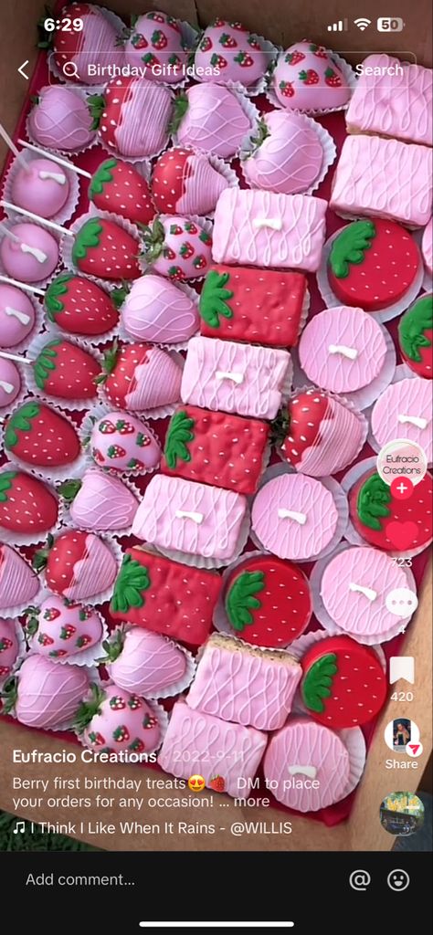 Strawberry Shortcake Decoration Ideas, Strawberries Theme Party, Strawberry Desserts For Party, Strawberry Shortcake First Birthday Theme, Strawberry Shortcake Decorations Party Ideas, Strawberry Party Desserts, Strawberry 1 Birthday, Baby Birthday Party Food Ideas, Strawberry Shortcake Theme 1st Birthday