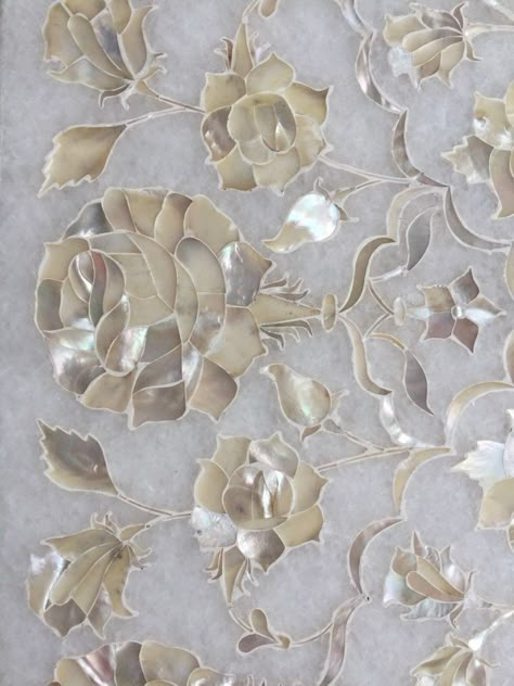 Marble Inlay Floor, White Marble Coffee Table, Inlay Flooring, Restaurant Table Tops, Table Marble, Marble Dining Table, Marble Inlay, Marble Dining, Restaurant Tables