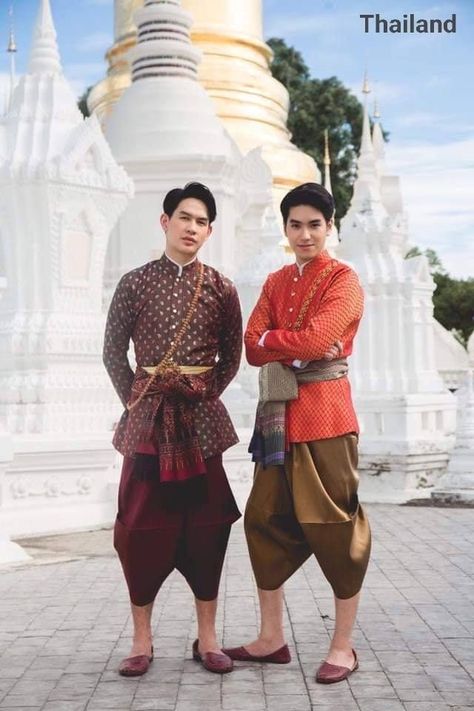 Thai Mens Fashion, Thai Culture Dress, Thai Costume Traditional, Thai Outfits Traditional, Thai Clothes Traditional, Thailand Traditional Clothes, Thailand Clothes, Thailand Traditional Dress, Indonesian Clothing