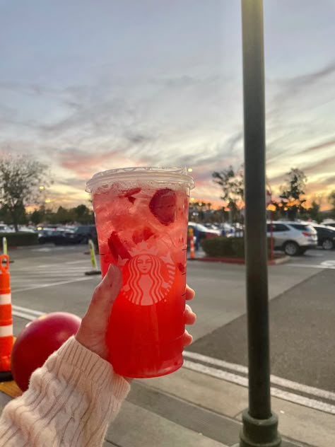 Strawberry Açai Refresher, Strawberry Açaí Refresher, Starbucks Strawberry Acai Refresher, Strawberry Acai Refresher, Starbucks Strawberry, Cold Starbucks Drinks, Secret Starbucks Recipes, Starbucks Orders, Strawberry Acai