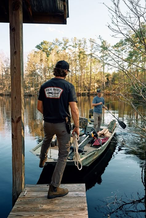 Rugged Mountain Man, Mens Shirt Styling, Outdoors Style Men, Summer Rugged Style Men, Rugged Aesthetic Men, Vintage Hunting Clothes, Mens Fishing Outfits, Southern Mens Style Country, Men’s Outdoor Style