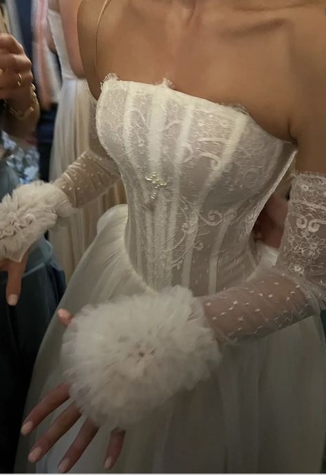 Look Gatsby, Wedding Ideas Dresses, Pretty Wedding Dresses, White Wedding Dress, Dream Wedding Ideas Dresses, Dream Wedding Ideas, Dreamy Wedding, Wedding Vibes, Wedding Mood