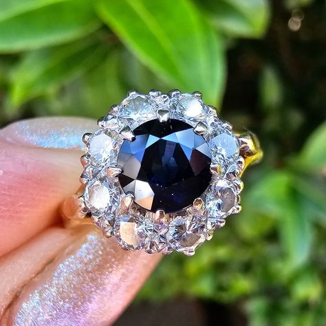 Princess Diana Ring, Diana Ring, Sapphire And Diamond Engagement Ring, Saphir Ring, Dark Sapphire, Sapphire And Diamond Ring, Blue Tone, Stunning Engagement Ring, Vintage Jewellery