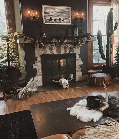 Pinterest Predicts: Western Gothic Interior Design to Dominate 2024 Western Witchy Decor, Western Style Living Room Ideas, Western Grunge Decor, Loft Living Room Ideas Open Floor, Gothic Western Decor, Western Christmas Ideas, Western Fireplace Decor, Moody Western Bedroom, Western Gothic Living Room