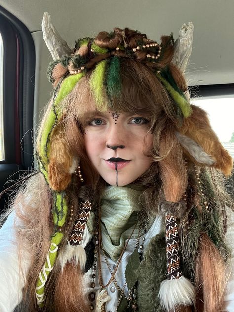 Satyr Ren Faire, Firbolg Cosplay, Fawn Ren Faire, Faun Costume Diy, Dnd Character Cosplay, Vulture Culture Outfit, Faun Ren Faire, Cow Hybrid Oc, Faun Aesthetic