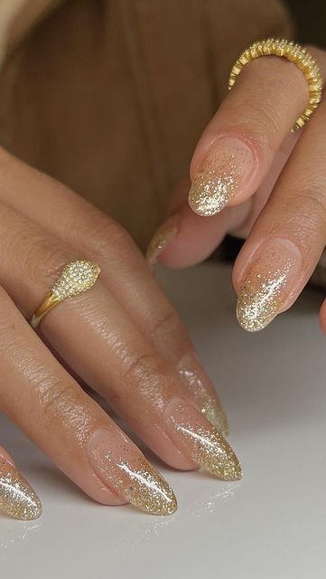 Gold Ombre Nails Acrylic, Damas Nails For Quince, Gold Glitter Ombre Nails Almond, Nail Inspo Gold Glitter, Homecoming Nails Natural, Gold French Tip Nail Designs, Gold Dress Nail Ideas, Gold Glitter Ombre Nails Acrylic, Oval Gold Nails