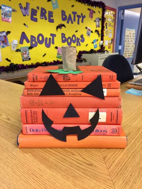 Halloween Library Displays, Diy Halloween Candy Jar, Literary Pumpkins, Halloween Storytime, Fall Festival Activities, Fall Library, Library Halloween, Diy Halloween Candy, Halloween Centers