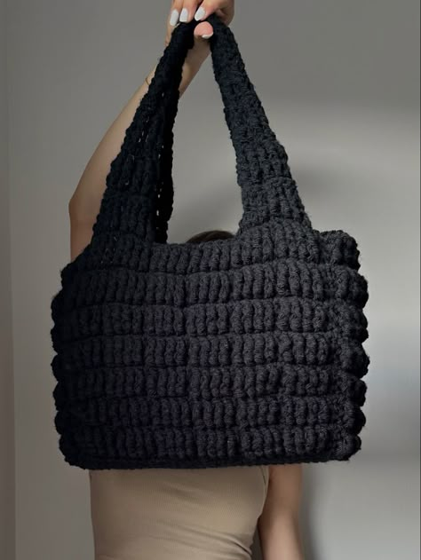 Crochet Projects Bulky Yarn, Structured Crochet Bag, Big Yarn Crochet Bag, Chunky Yarn Bag Crochet, Big Bag Crochet, Shoulder Crochet Bag, Chunky Crochet Bag Pattern Free, Crochet Chunky Yarn Projects, Crochet Bag Chunky