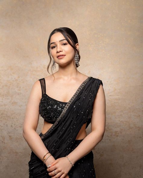 Sara Tendulkar, Cocktail Outfit, Ready To Wear Saree, Indian Lehenga, Black Saree, Saree Trends, Lehenga Saree, Stylish Sarees, Saree Look