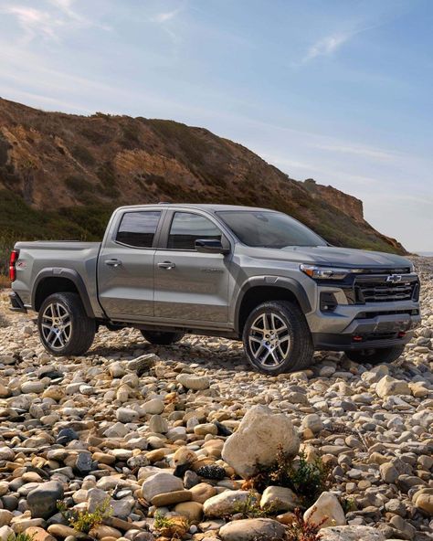 The 2023 #Chevrolet Colorado grows in size with a completely new and wider exterior design and a vastly improved interior. Chevy has added a Trail Boss trim level for the 2023 Colorado, but the mid-size pickup's previously offered V-6 and Duramax diesel powertrains get the boot, replaced by the Silverado 1500's turbocharged 2.7-liter inline-four with output varying from 231 to 310 horsepower with 430 pound-feet of torque. Are you a fan of the new look? Chevy Pickup Trucks Chevrolet Silverado, 2023 Chevy Colorado, Colorado Chevy, Colorado Chevrolet, Chevy Colorado Z71, 2023 Toyota Tacoma, Tacoma Off Road, Colorado Zr2, Chevrolet Colorado Z71