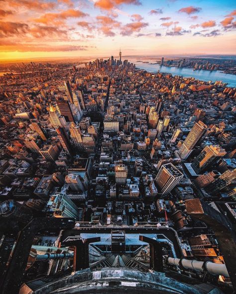 Birds eye view of this amazing city by Tom @tomjauncey | New York City Feelings | Bloglovin’ Birds Eye View City, Kota New York, Earth Pictures, Living Modern, I Love New York, City Wallpaper, Dream City, City Views, Concrete Jungle