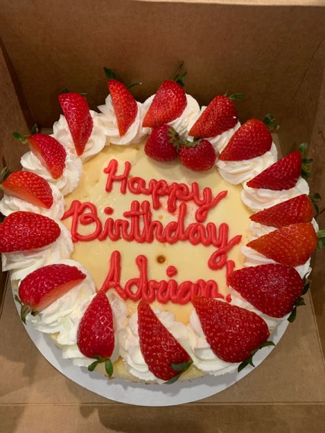 Birthday Strawberry Cheesecake, Cheesecake Bday Cake, Happy Birthday Cheesecake, Strawberry Cheesecake Birthday, Decorated Cheesecake Birthday, 18th Birthday Cake Strawberry, Strawberry Cheesecake Birthday Cake, Cheesecake Decorating Ideas Birthday, Cheesecake Birthday Cake Decoration