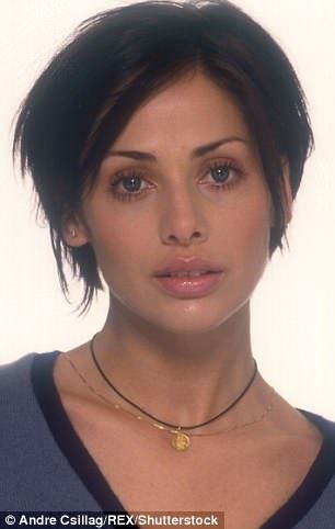 Natalie Imbruglia Hair, Natalie Umbriglia, Natalia Imbruglia Short Hair, Natalie Umbriglia Short Hair, Natalie Imbruglia 90s, Natalie Imbruglia Short Hair, Justine Frischmann, Short Bob Pixie, Women Short Bob