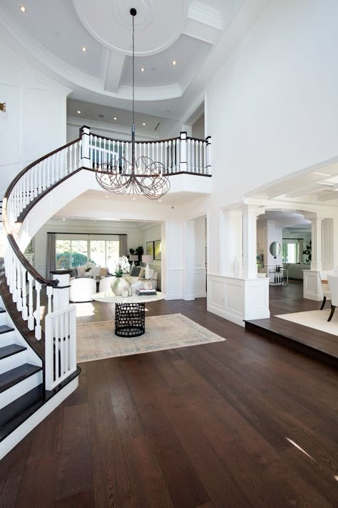 Hall With Stairs, Large Entrance Hall, Dream House Entrance, Small Mansion, Stairs And Hallway Ideas, Dubai Villa, Entrance Hall Decor, Aesthetic Interior Design, Large Hallway