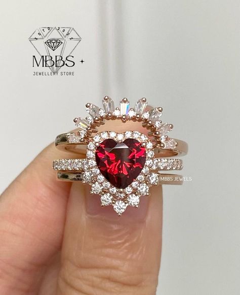 Heart Cut Engagement Ring, Rose Gold Moissanite Ring, White Stone Ring, Garnet Engagement Ring, Gemstone Wedding Rings, Gold Promise Rings, Vintage Style Rings, Rose Gold Heart, Bridal Ring Sets