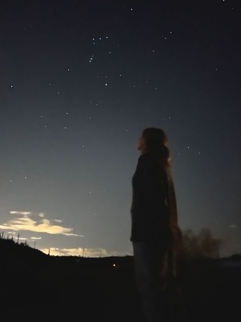 Sky Picture Aesthetic, Night Sky Portrait Photography, Dark Night Sky With Stars, Aesthetic Star Pictures, Mountains At Night Aesthetic, Night Nature Pictures, Outside Girl Aesthetic, Star Watching Aesthetic, Bigger Than The Whole Sky Aesthetic