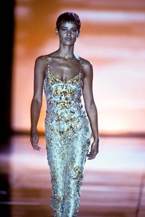 Versace Archive, Vintage Versace Dress, Gianni Versace Dress, Versace Dresses, Runway Vintage, Versace Runway, Runway Gowns, Versace Spring, Carpet Outfits