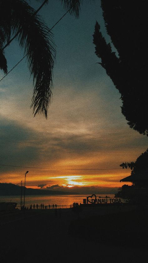 Danau Toba Aesthetic, Vsco Sunset, Lake Toba, Sunset Lake, Lake Sunset, Alam Yang Indah, Indonesia, Lake, Travel