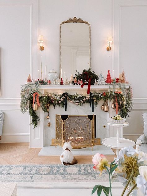 Christmas Decor Ideas Whimsical, Traditional Whimsical Decor, Christmas Tree By Fireplace, Whimsical Christmas Mantle, Christmas Mantel Decorations Fireplaces, Whimsical Interior, Mantle Deco, Decor Natal, Wreath Party