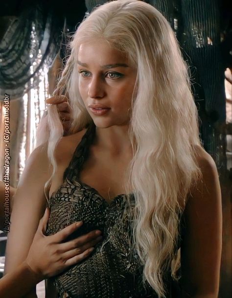 Emilie Clarke, Emilia Clarke Pics, Bella Hadid Pictures, Daeron Targaryen, Queen Daenerys, Jump Force, Daenerys Stormborn, Queen Of Dragons, Game Of Thrones Artwork