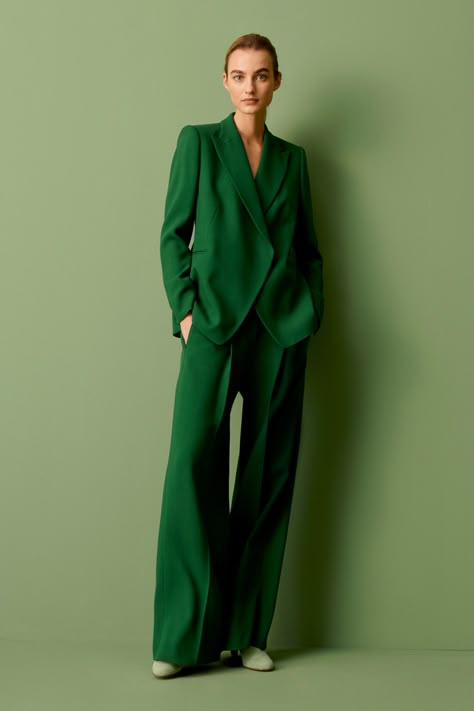 Green Suit Women, Bouchra Jarrar, Pant Suits For Women, Monochromatic Fashion, Look Formal, Green Suit, Moda Vintage, Fashion Show Collection, Fall 2022