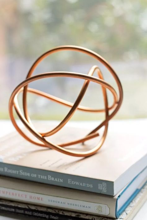 Coil Sculpture, Copper Pipe Art, Copper Diy Projects, Copper Projects, Copper Decoration, Copper Ideas, Tube Art, Copper Wire Crafts, Copper Wire Art