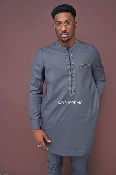 Pants Tailoring, African Costume, Man Dress Design, Kaftan For Men, Mens Traditional Wear, African Wear For Men, Men Kaftan, Costume Africain, African Suit