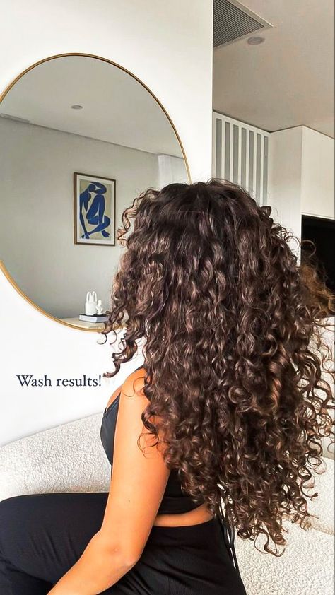 Types Of Layers For Curly Hair, Layered Cut Black Women, Curly Haircuts Long, Face Framing Curls, Long Layered Curly Hair Face Framing, Hair Highlights Curly Hair, Hair Highlights Curly, Aisha Khan, Long Layered Curly Hair