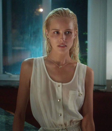 Isabel Lucas in "Careful What You Wish For", 2015 Isabelle Lucas, Isabel Lucas, Abbie Cornish, Aimee Garcia, Biscuits, Blonde, Bra, Tv, Celebrities