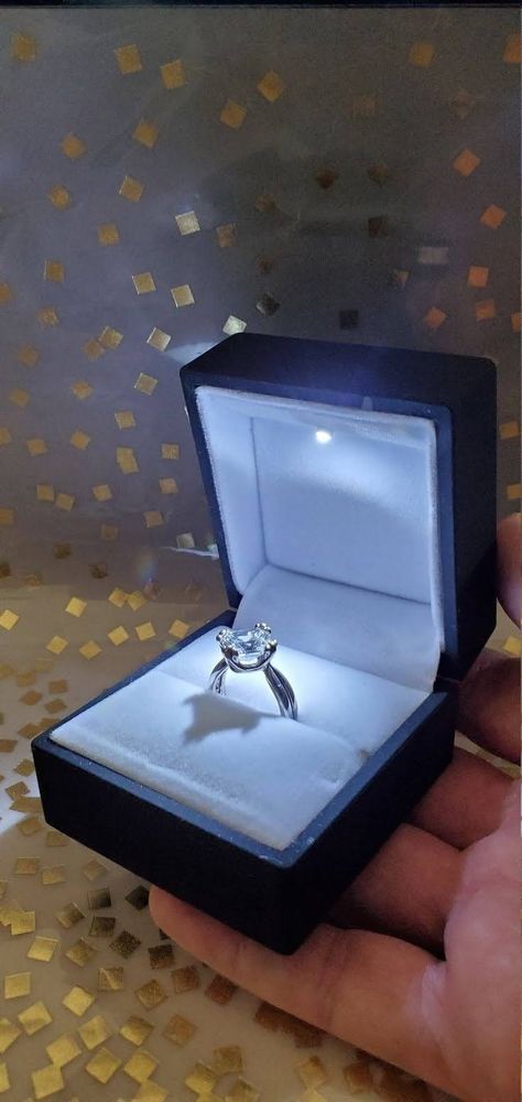 Ring Format For Client, Engagement Ring In A Box, Wedding Picture Of Rings, Ring For Women Wedding, Ring For Proposal, Wedding Ring In Box, Ring Box Design, Ring In A Box, Welding Ring