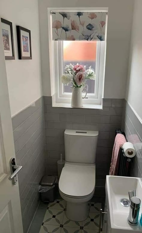 Grey Wc Ideas, Narrow Toilet Room Ideas With Window, Small Toilet Room Ideas With Window, Toilet Room Ideas With Window, Window Behind Toilet, Small Toilet Room With Window, Toilet Under Window, Small Toilet Ideas Downstairs Loo, Small Wc Ideas