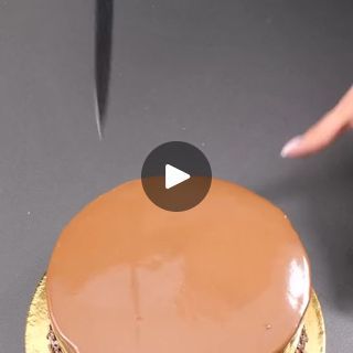 203K views · 901 reactions | Everybody gets a slice 🎂 #hacksoflife #kitchenhacks #caketok #learnontiktok | Recipe Maestro | Recipe Maestro · Original audio Bitesize Desserts, Flan Coco, Recetas Salvadorenas, Cake Portions, Butter Pecan Cake, Pecan Cake, Wedding Cakes With Cupcakes, Brownie Cake, Cake Lover