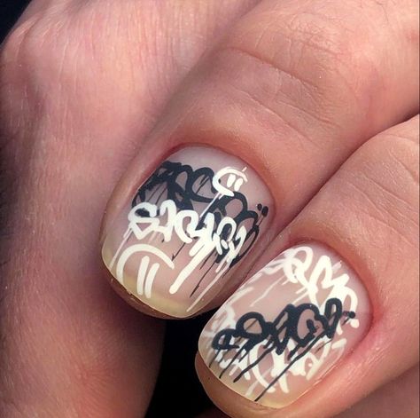 Painted Aesthetic, Painted Ideas, Graffiti Nails, Nails Painted, Valentine Nail, Mens Nails, Punk Nails, Grunge Nails, Pink Nail